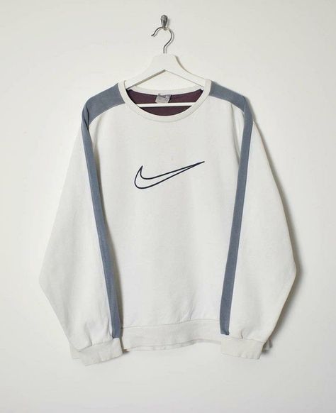 Vintage Nike Sweatshirt, Nike Vintage, Vintage Hoodies, Nike Sweatshirts, Casual Style Outfits, Nike Outfits, Dream Clothes, Retro Outfits, Vintage Sweatshirt