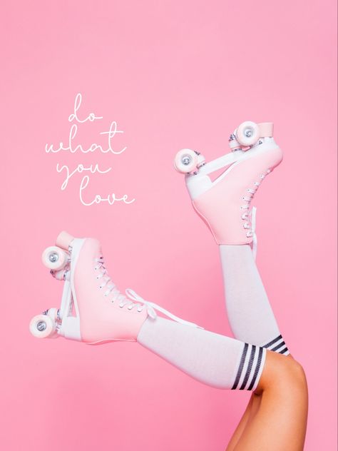 Too my only besties i luv u :) ( send this too your bff) Pink Roller Skates, Roller Skating Outfits, Girls Roller Skates, Skate Aesthetic, Retro Roller Skates, Roller Skate Shoes, Roller Shoes, Roller Rink, Skate Girl