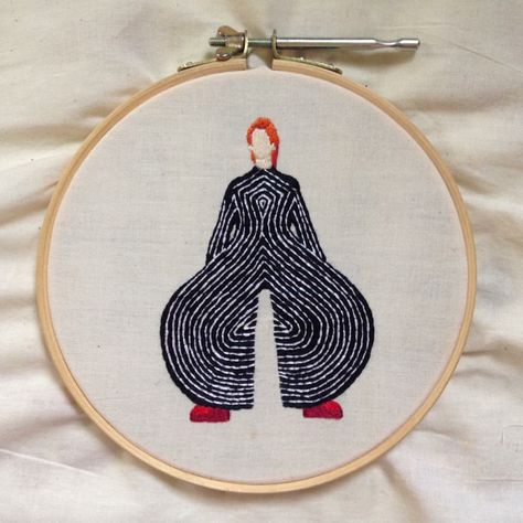 David Bowie Embroidery, Bowie Embroidery, Pop Art Embroidery, Stamped Embroidery Kit, Cross Stitch Hoop, Aladdin Sane, Hand Embroidery Projects, Types Of Embroidery, Baby Hats Knitting