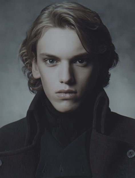 Jamie Campbell Bower Grindelwald, Gellert Grindelwald Aesthetic, Harry Potter Fancast, Young Dumbledore, Caius Volturi, Fantastic Beasts Book, Beast Film, Gellert Grindelwald, Crimes Of Grindelwald