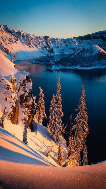 Oregon Winter, Huawei Wallpapers, Oregon Life, Photography Wallpapers, Crater Lake National Park, Travel And Adventure, Pretty Pics, Crater Lake, Winter Mornings