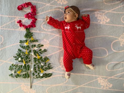 3 months old Christmas Photoshoot 3 Month Old, 6 Months Christmas Baby Pictures, Christmas Monthly Baby Picture, 3 Months Baby Photography Boy, 3 Months Old Baby Photoshoot, Christmas Theme Baby Photoshoot, 3 Month Baby Photoshoot, 3 Months Baby Photography, Christmas Baby Photoshoot Ideas