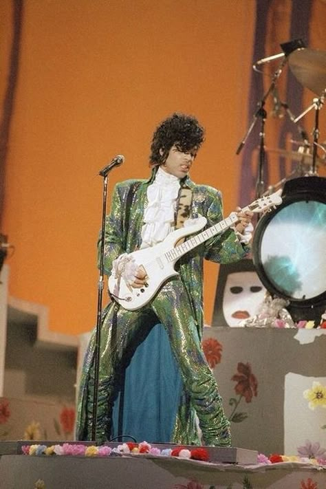 Princes Fashion, Prince And The Revolution, Prince Musician, Prince Clothes, Prince Tribute, The Artist Prince, Rip Prince, Prince Purple Rain, Paisley Park