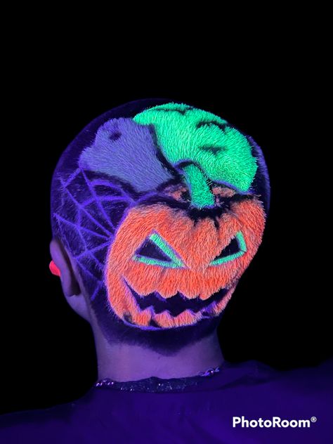 Halloween Hair Designs Shaved, Halloween Buzzcut Design, Halloween Shaved Hair Designs, Halloween Buzzcut, Dyed Shaved Head, Shaved Head Designs, Buzz Haircut, Tattoo Halloween, Short Dyed Hair