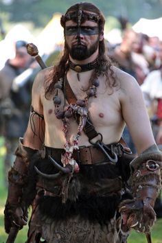 Barbarian Costume, Larp Props, Viking Cosplay, Larp Armor, Ancient Warfare, Larp Costume, Fantasy Inspiration, Character Portraits, Larp