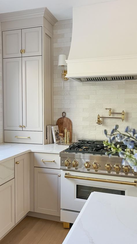 Michelle Riley | Design & DIY (@blushingboho) • Instagram photos and videos Sw Utterly Beige, Sw Realist Beige, Kitchen With Gold Accents, Beige Kitchen, Elegant Kitchens, Kitchen Reno, Traditional Kitchen, Kitchen Makeover, Design Diy