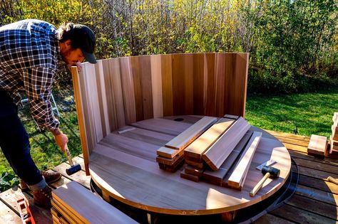 Japanese Soaking Tub Shower Combo, Hot Tub Boat, Hot Tub Plans, Wood Burning Hot Tub, Diy Wood Burning, Wood Fired Hot Tub, Japanese Bathtub, Backyard Improvements, Luxury Pools Indoor