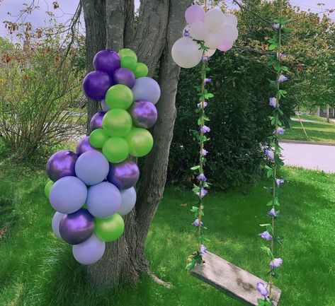 Tinkerbell Balloon Garland, Tinkerbell Balloons, Garden Fairy Party, Green Balloon Garland, Clean Hacks, Balloon Tower, Bathroom Towel Decor, Tinkerbell Party, Floral Fairy