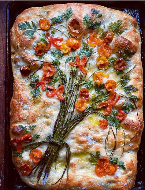 This Focaccia Bouquetrecipe is featured in the Vegan along with many more. Garden Focaccia, Focaccia Art, Bouquet Recipe, Foccacia Bread, Focaccia Bread Recipe, Focaccia Recipe, Bread Art, Focaccia Bread, Baking Project