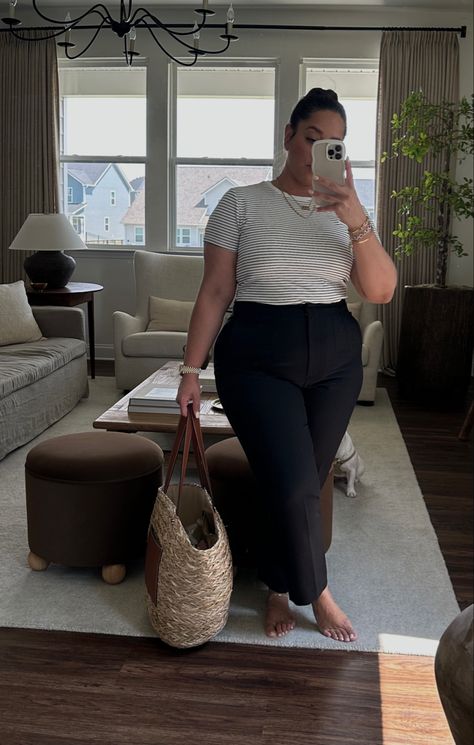 Errands but make it cute! Curvy Elegant Outfit Summer, Curvy Business Casual Outfits Plus Size, Business Casual Outfits Midsize Women, Work Outfits Curvy Women, Plus Size Smart Casual Outfits, Womens Work Outfits, Business Casual Outfits Summer, Plus Size Style Inspiration, Work Outfits Women Plus Size