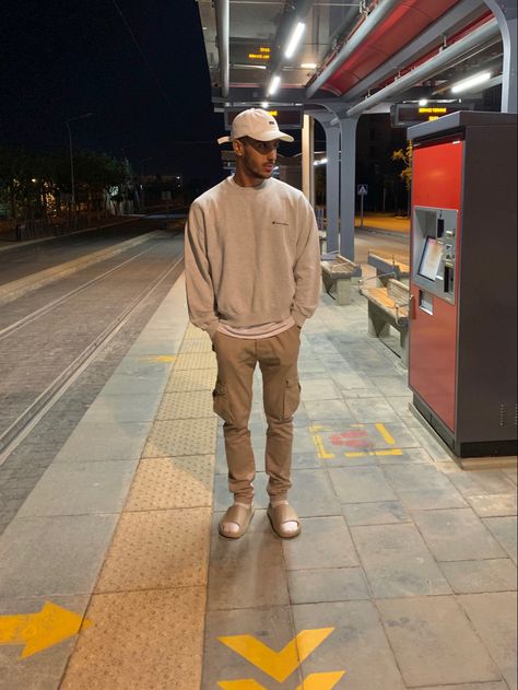 Yeezy Slide Fits Men, Yeezy 500 Taupe Light Outfit, Mens Yeezy Slide Outfit, Foamrunner Fits Men, Onyx Yeezy Slide Outfit, Yeezy 350 V2 Outfit Men, Yeezy Slides Outfit For Men, Yeezy Slides Men, Outfits With Yeezy Slides