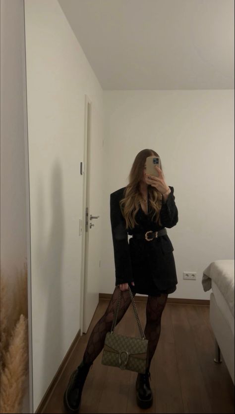 #outfit #inspo #fashion #zara #gucci #aesteticgirl #nightout #couple Tights Outfit, Night Out, Tights, Mirror Selfie, Zara, Gucci, Outfit Inspo