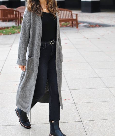 Duster Cardigan With Lug Sole boots Long Cardigan Winter Outfit, Maxi Cardigan Outfit Winter, Sweater Duster Outfit, Long Black Cardigan Outfit Winter, Black Cardigan Outfit Winter, Duster Cardigan Outfit Winter, Gray Duster Cardigan Outfit, Black Duster Cardigan Outfit, Long Duster Outfit