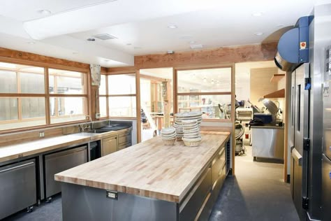 The bread room at Tartine Manufactory. Restaurant Decor Diy, Sliding Divider, Bakery Shop Interior, Baking Station, Commercial Kitchen Design, Restaurant Layout, Kitchen Projects Design, Pastry Kitchen, Bakery Store