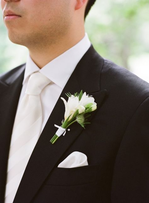 White Calla Lily Boutonniere, Calla Lily Buttonhole, White Tie Groom, Calla Boutonniere, Timeless Editorial, White Jeans For Men, White Tuxedo Wedding, Boutineer Wedding, Lily Boutonniere