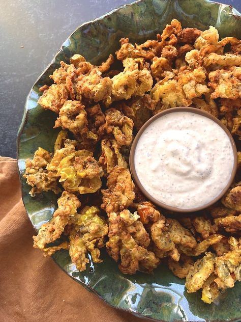 Fried Banana Pepper Rings, Fried Banana Peppers Recipe, Deep Fried Banana Peppers, Banana Pepper Recipe, Banana Pepper Dip, Fried Banana Peppers, Banana Peppers Recipe, Banana Pepper Rings, Hot Banana