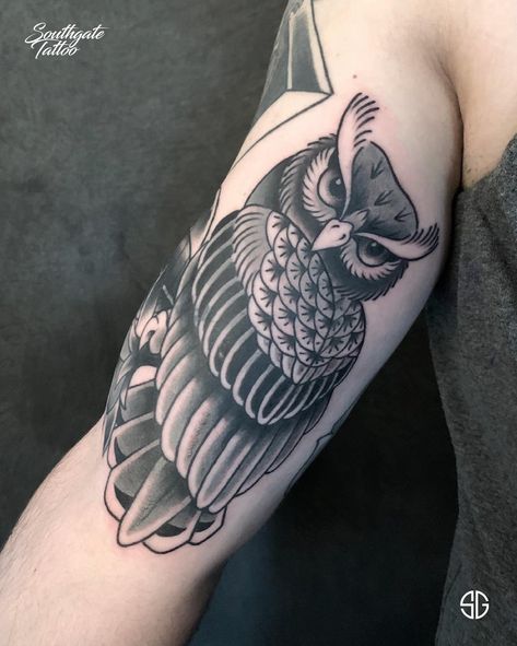 Trad Owl Tattoo, American Traditional Owl Tattoo Design, Owl Traditional Tattoo, Blackwork Owl Tattoo, Traditional Owl Tattoo Design, American Traditional Owl Tattoo, Traditional Style Owl Tattoo, Owl Tattoo Flash, Old School Owl Tattoo