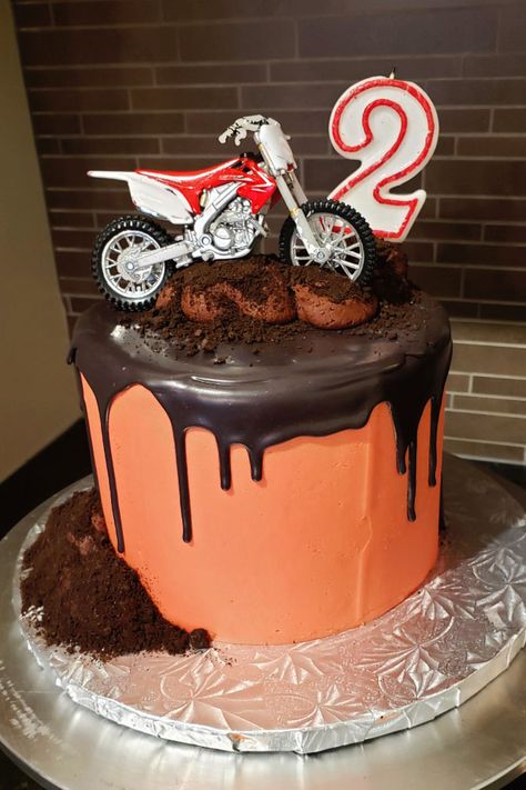 2nd Birthday Dirt Bike Theme, Motorcycle Cake Kids, Motorbike Cake Kids, Dirt Bike Cakes For Boys, Dirt Bike Cupcakes, Dirtbike Birthday Theme, Dirt Bike Cake Ideas, Dirt Bike Birthday Cake, Motocross Cake