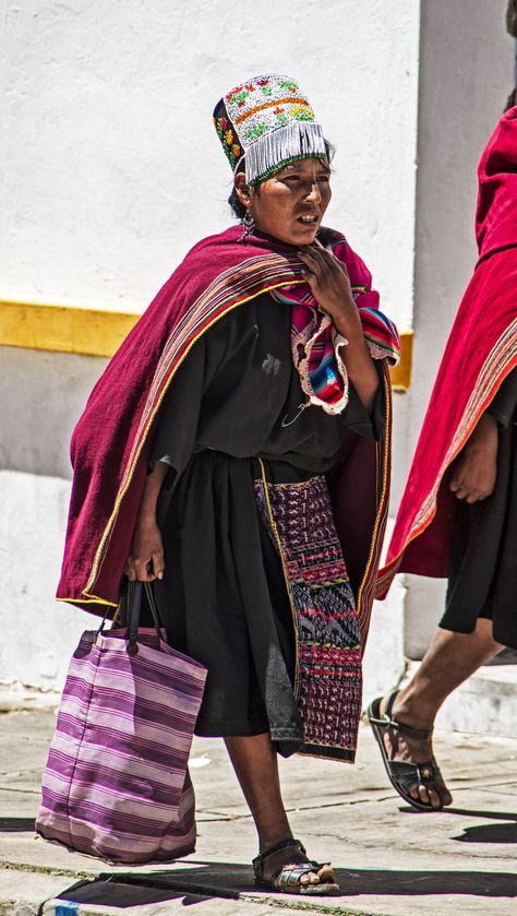 Bolivian woman Fashion Week 2022, Bolivia, Dress Code, Dress Codes, Fashion Show, Fashion Week, I Hope, Fashion Design