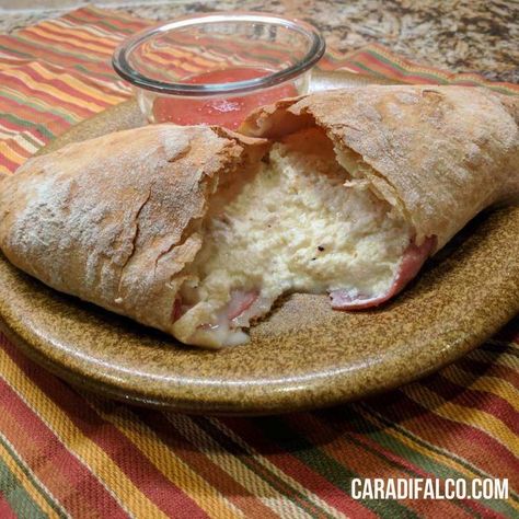 Ham Calzone Recipe, Calzone Filling Ideas Ricotta, Calzone With Ricotta Cheese, Calzone Recipe With Ricotta Cheese, Cheese Calzone Recipe Ricotta, Ricotta Calzone Recipe, Calzone Recipe Ricotta, Ham And Cheese Calzone, Cheese Calzone Recipe