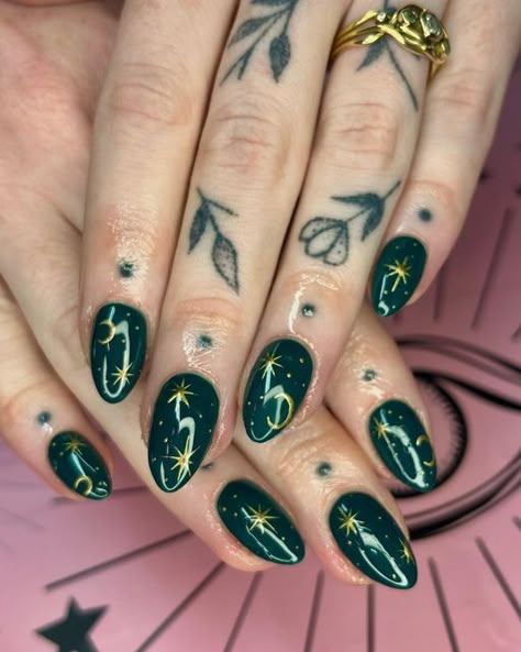 Short Constellation Nails, Short Nail Moon Designs, Celestial Press On Nails, Dark Green Nails Ideas Short, Short Almond Nails Celestial, Starry Nails Short, Wedding Nails Dark Green, Starburst Nail Art, Short Nail Designs Celestial