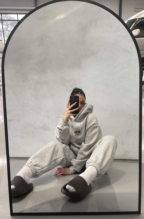 Grey Saros The Labels sweatsuit set Woman Tracksuit Outfit, Sweatsuit Set Outfit, Sweatsuit Outfits Women Winter, Sweatsuit Set Aesthetic, Tracksuit Set Women, Women’s Tracksuit Outfit, Essentials Sweat Suit, Sweatpants Outfit Set, Grey Sweat Set Outfit