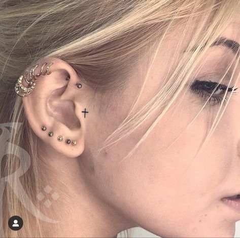 Tragus Tattoo, Yarn Art Diy, Dope Tattoos For Women, Tattoo Style Drawings, Baby Tattoos, Dope Tattoos, Matching Tattoos, Piercing Tattoo, Mini Tattoos