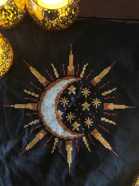 Celestial Cross Stitch Patterns, Cross Stitch Moon, Witchy Cross Stitch, Moon Crochet, Moon Cross Stitch Pattern, Moon Embroidery, Moon Cross Stitch, White Raven, Stitch Witchery