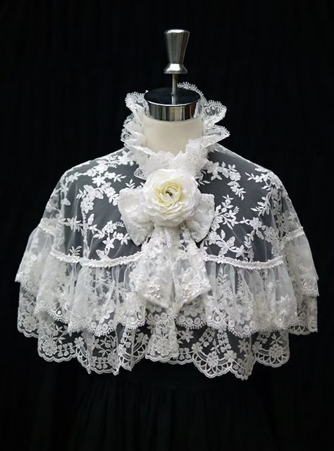 Lace Capelet, Detail Couture, Gothic Mode, Lace Cape, Frou Frou, 가을 패션, Fantasy Clothing, Pretty Clothes, Lolita Dress