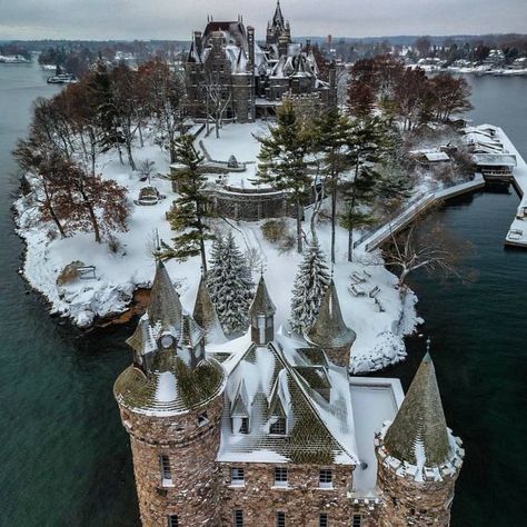 Boldt Castle, Alexandria Bay, Abandoned Castles, Town Map, Usa Travel Guide, Fantasy House, Fantasy City, Daylight Savings Time, Family Holidays