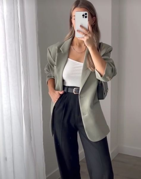 Green Blazer Outfit Professional, Blazer Outfits Office Business Casual, Corporate Blazers For Women, Outfit With Green Blazer, Green Blazer Work Outfit, Green Blazer Outfits For Women Work, Blazer Verde Outfit, Sage Green Work Outfit, Olive Blazer Outfits For Women