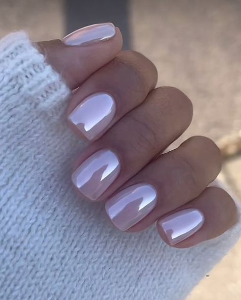 Short Nails Inspiration Winter 2024, Neutral Powder Nails, Glazed Donut Nails Winter, Dip Nails For Wedding Guest, January Nails Neutral, Bridal Nails Lavender, Work Conference Nails, Short Nails For January, Dip Nails For January