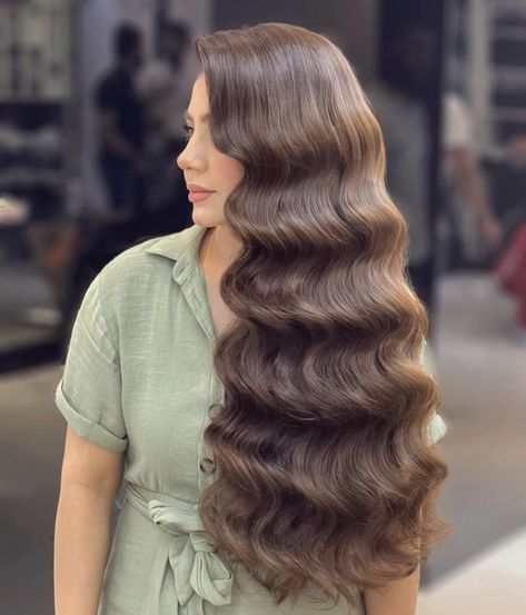 Arabic Hairstyles, Junior Bridesmaid Hair, Hair Stayl, Dark Blonde Hair Color, Hair Style Vedio, Open Hairstyles, Dark Blonde Hair, Sleek Hairstyles, Long Wavy Hair