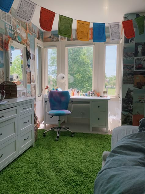 Grass Bedroom Aesthetic, Grass Room Aesthetic, Grass Rug Aesthetic, Neat Bedroom Aesthetic, Grass Rug Bedroom Aesthetic, Grass Rug Bedroom, Grass Bedroom, Grass Rugs, Pastel Aesthetic Room