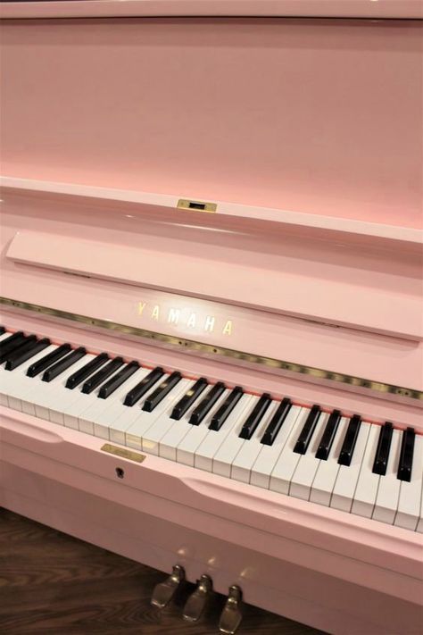 Yamaha Piano Aesthetic, Piano Aesthetic Pink, Pink Piano Aesthetic, Music Pink Aesthetic, Pink Music Aesthetic, Fashion Journal Ideas, Lacey Core, Singer Vision Board, Aesthetic Pink Images