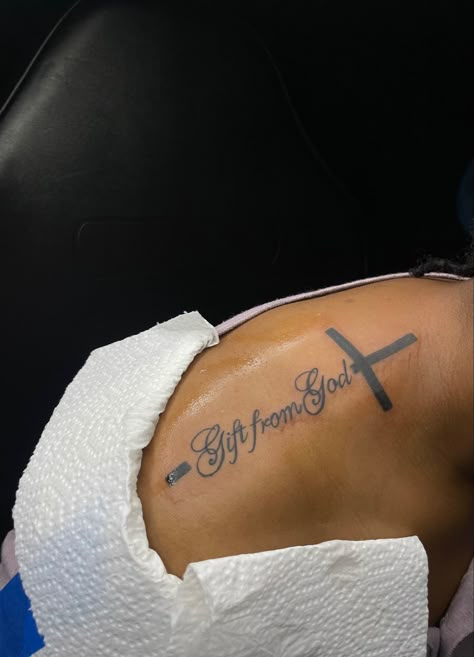 Faith Shoulder Tattoos For Women, Word Shoulder Tattoos For Women, On Top Of Shoulder Tattoos For Women, Top Of Collar Bone Tattoo, Above Knee Women’s Tattoo, God Made Tattoo, Baddie Tattoo Aesthetic, Collar Bone Name Tattoos For Women, Pretty Tattoos For Men