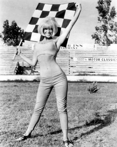 Vintage Pin Ups, Vintage Grid, Linda Vaughn, Grid Girl, Pit Girls, Vintage Feeling, Racing Girl, Drag Racing Cars, Grid Girls