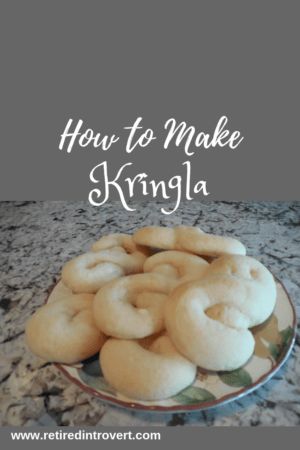 Norwegian Kringla Cookies, Kringla Cookies Recipe, Kringla Recipe Norwegian, Kringla Cookies, Kringla Recipe, Goodie Plates, Kringle Cookies, Kringle Pastry, Scandinavian Bread