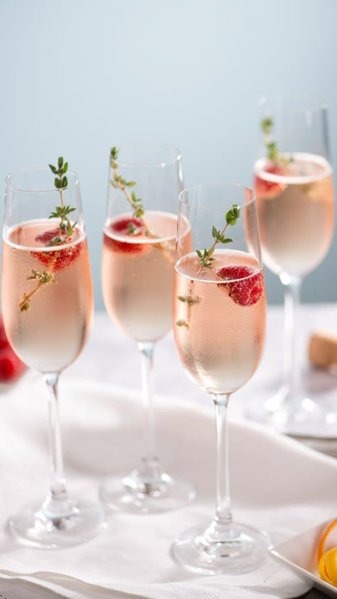 11 Refreshing Mocktails For New Year’s 2022 Dessert Sans Lactose, Raspberry Champagne, Best Mixed Drinks, New Years Cocktails, Champagne Drinks, Drink Garnishing, Chocolate Recipes Homemade, Happy Galentines Day, Tea Brewer