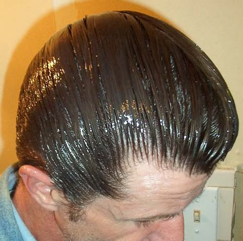 Just wanna rub my face in that goopy hair Old School Haircuts, Brylcreem Hairstyles, Greaser Hair, Greaser Style, Rockabilly Hairstyles, Hair Stules, Slick Back Hair, Slicked Hair, Finger Wave Hair