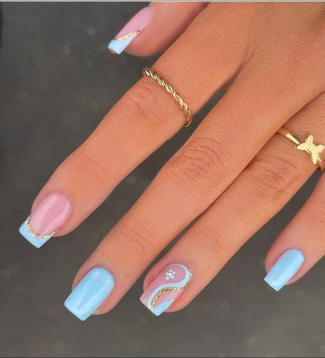 Nail Inspo Turquoise, Blue Nails Ideas Short, Squoval Acrylic Nails Design, Manicure Azul, Blue French Tip Nails, Pink Tip Nails, Elegant Touch Nails, Holiday Acrylic Nails, Fancy Nails Designs