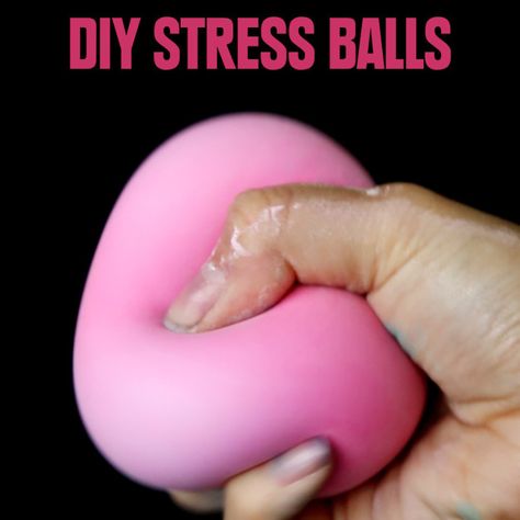 Diy Stressball, Diy Hanging Shelves, Diy Wall Shelves, Floating Shelves Diy, Mason Jar Diy, Fun Diy Crafts, Mason Jar Crafts, Jar Crafts, Woodworking Projects Diy