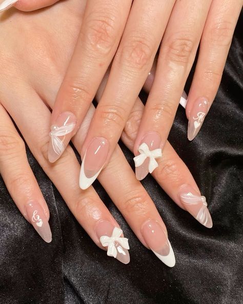 Nail Art Pictures, Romantic Nails, Pretty Nail Designs, Almond Nails Designs, Simple Nail Designs, Foot Care, Nail Manicure, White Collar, Almond Nails