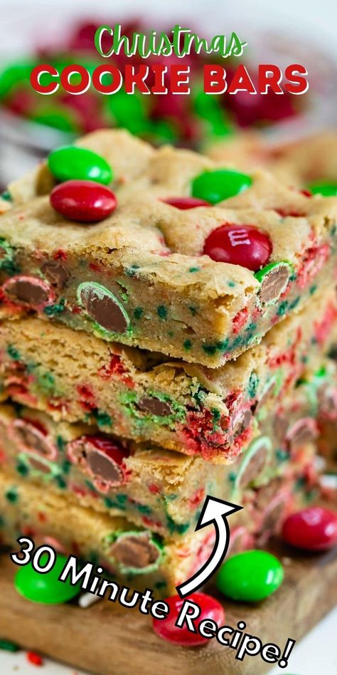 Christmas Cookie Bars are a family favorite! This easy blondie recipe is full of holiday M&Ms and sprinkles perfect for Christmas. They are soft and so delicious - add these to all your holiday baking plans! Fun Things To Bake Christmas, Christmas Snack Recipes Easy, Shippable Christmas Treats, Easy Xmas Treats To Make, Christmas Recipes Snacks, Yummy Christmas Food, Christmas Desserts For Potluck, Christmas Baking Exchange Ideas, Easy Baking Recipes Christmas