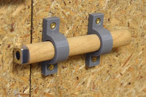 DIY Magnetic Lock Magnetic Lock Hidden Diy, Diy Cabinet Locks, Hidden Door Lock, Shed Door Lock Ideas, Diy Door Lock, Door Lock Ideas, Secret Furniture, Door Barricade, Hinges Diy