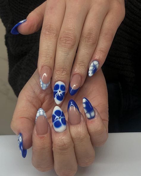 blooming gel designs have my heart 🫶🏽 @beetles_community @beetlesgelpolish @apresnailofficial #gel #gelx #gelnails #gelpolish #gelnail #gelmanicure #nailsnailsnails #nailart #nails #naildesign #nail #nailartist #bloominggel #bluenails #blueandwhitenails Funky Blue Nail Designs, Builder Nail Gel Designs, Nail Ideas With Blooming Gel, Cute Blooming Gel Nails, Short Nails Blooming Gel, Fall Nails Blooming Gel, Nail Designs With Blooming Gel, Nail Ideas Blooming Gel, Nail Designs Blooming Gel