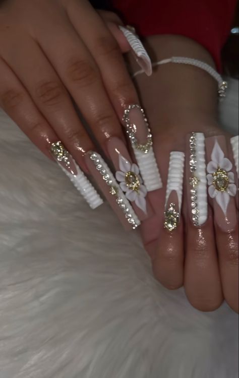 Nail Ideas With Pearls, White Base Nails, White Flower Charm Nails, Nails Flower Charm, Acrylic Nails Flower Charms, Acrylic Nails With 3d Flowers And Diamonds, 3d Flower Charm Nails, Base Nails, Girly Acrylic