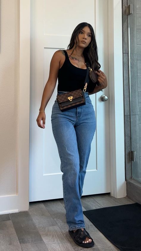 Casual Chic Style | Jeans Outfit | OOTD | Simple Easy Fashion Black Tank Tops Outfit, Sandals Outfit Casual, Black Top Outfit, Ootd Simple, Bar Outfits, Easy Fashion, Jeans Outfit Women, Jeans Outfit Casual, Causal Outfits