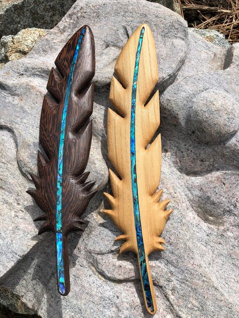 Beautiful crafted Eagle Feather with stunning Abalone inlay. These Feathers are made from selected solid Hardwood (Walnut,Hickory) and finished with high end Rubio Monocoat. Unique Wood Projects, Feather Art Projects, Wood Carving Ideas, Wood Carving Projects, Whittling Patterns, Wooden Eagle, Wood Necklace Pendant, Wood Carving Art Sculpture, Eagle Decor