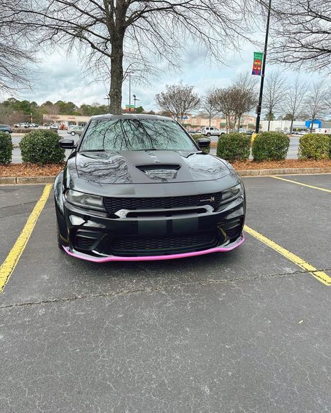 Black And Pink Charger, Pink Dodge Charger Interior, Black Dodge Charger, Hellcat Charger, Hellcat Srt, Car Aesthetics, Black Charger, Dodge Charger Sxt, Dodge Charger Hellcat